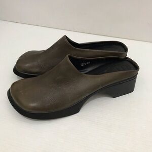 Art Effects Women's Leather Clogs in Olive Size 11M